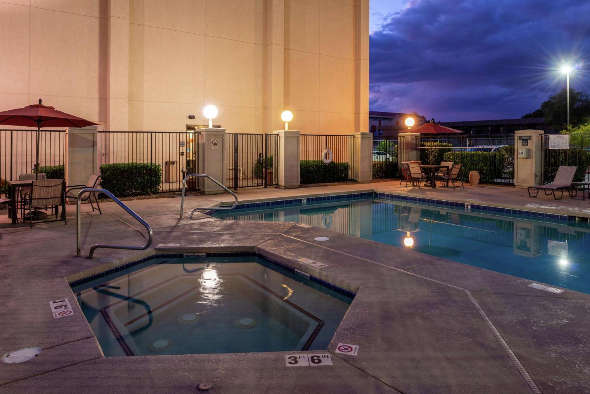 Hampton Inn Albuquerque - University/Midtown Exterior foto